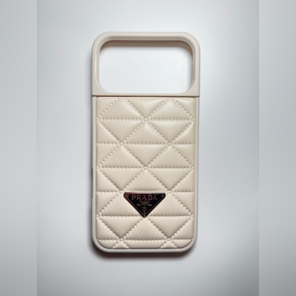 Ivory Quilted 17 pro max Phone Case